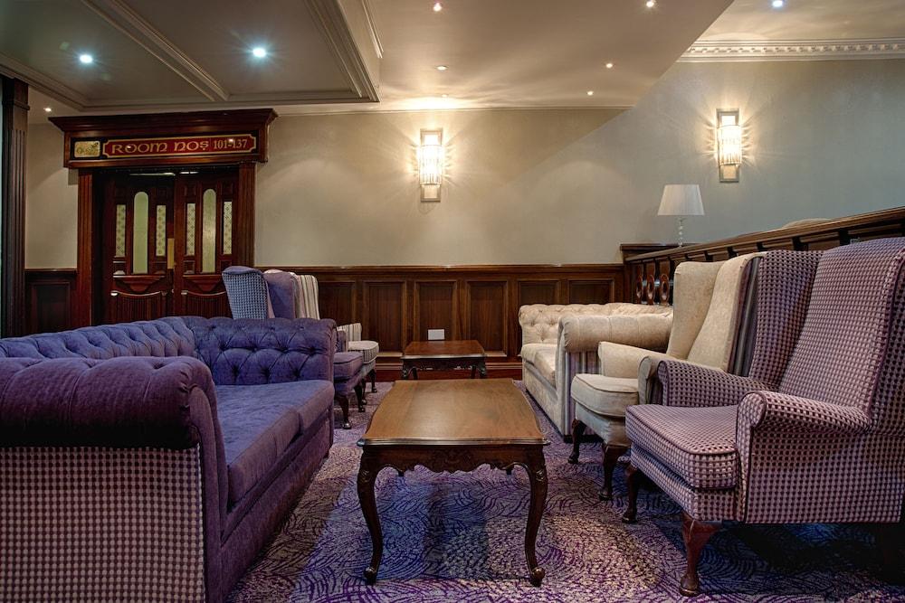 Hotel Woodford Dolmen