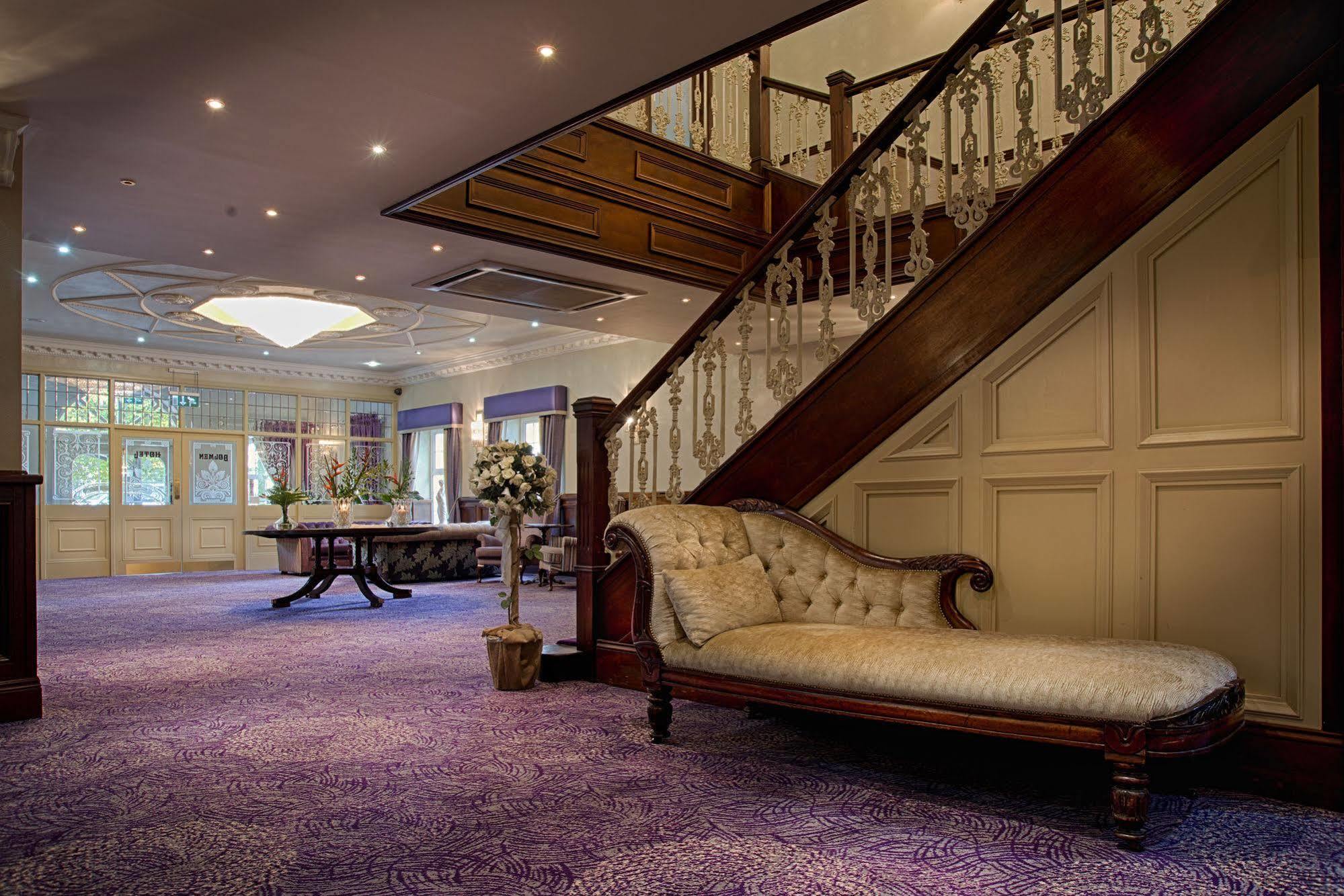 Woodford Dolmen Hotel 4*