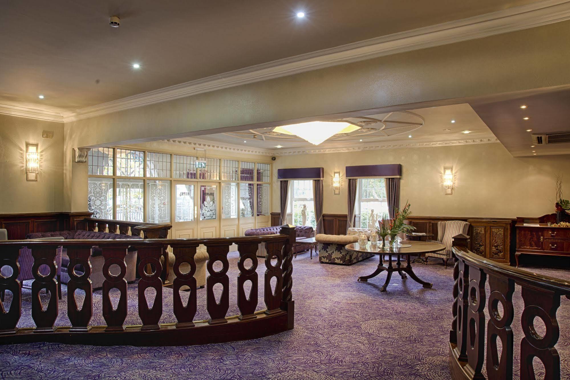 Hotel Woodford Dolmen 4*