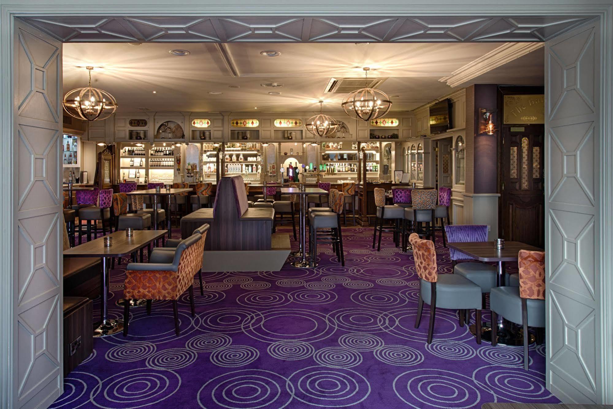 Woodford Dolmen Hotel 4*